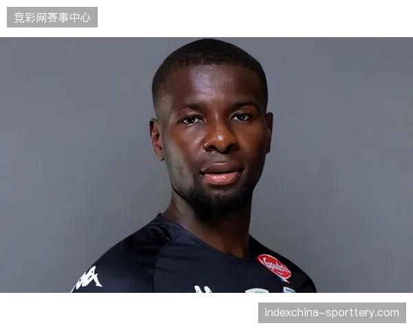 升班马重庆铜梁龙防守表现惊艳，阿马杜坐镇的中场成为球队抢分关键